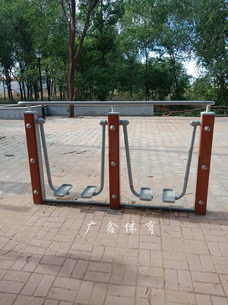 塑木健身路径 小区健身器材 公园运动锻炼设备 漫步机 腰背按摩训练器 休闲区健身路径(图4) 塑木健身路径 小区健身器材 公园运动锻炼设备 漫步机 腰背按摩训练器 休闲区健身路径(图4)