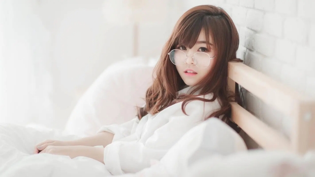 塑胶跑道不再单调乐鱼体育！定制彩色颗粒让运动场地焕发生机！