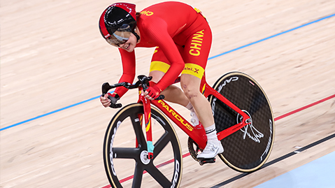 乐鱼体育健身房室内锻炼动作